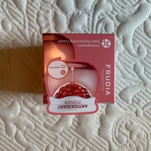 Pomegranate Nutri-Moisturizing Cream - Red